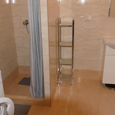 D85 Apartman *